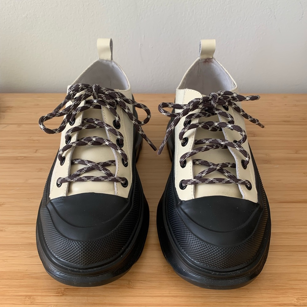 Mutma, Lisa Says Gah Platform “Convo” Sneaker